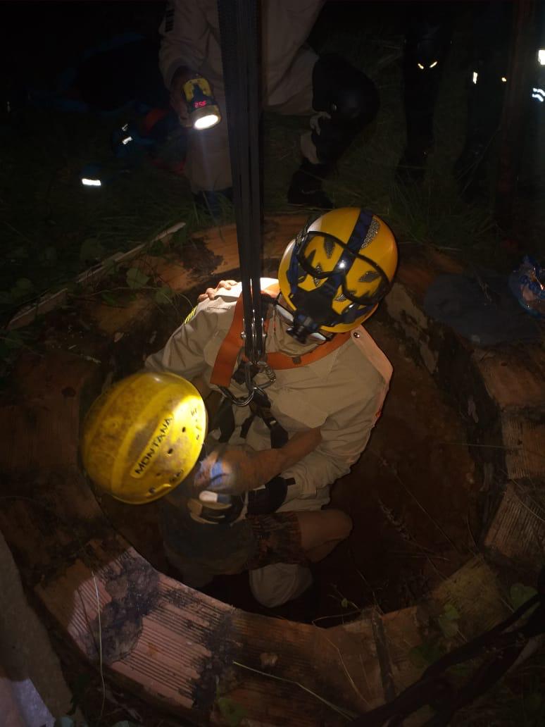 Bombeiros resgatam criança de 8 anos que caiu em cisterna, em Luziânia