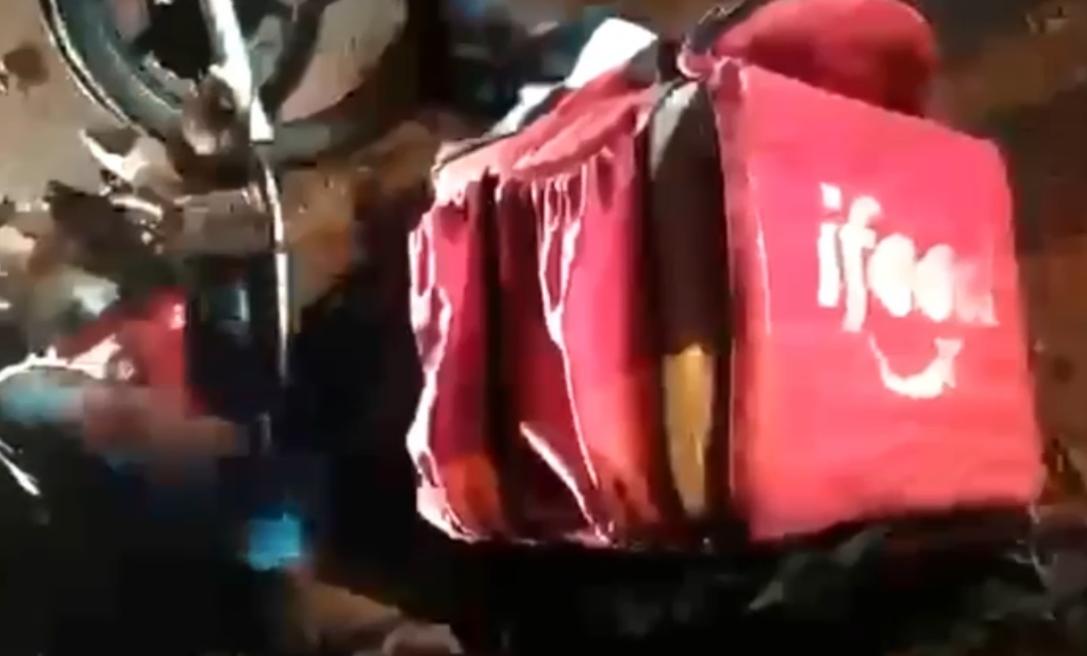 Dois motociclistas do IFood colidem enquanto trabalhavam em Goiânia - morreu