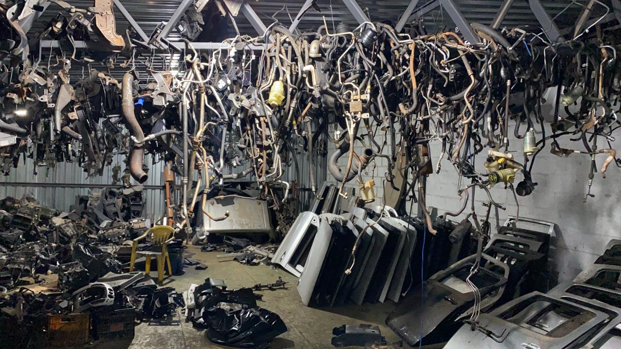 Polícia prende quadrilha especializada em roubo e desmanche de carros de luxo