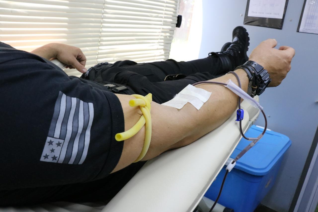 Servidores penitenciários coletam sangue para o Hemocentro