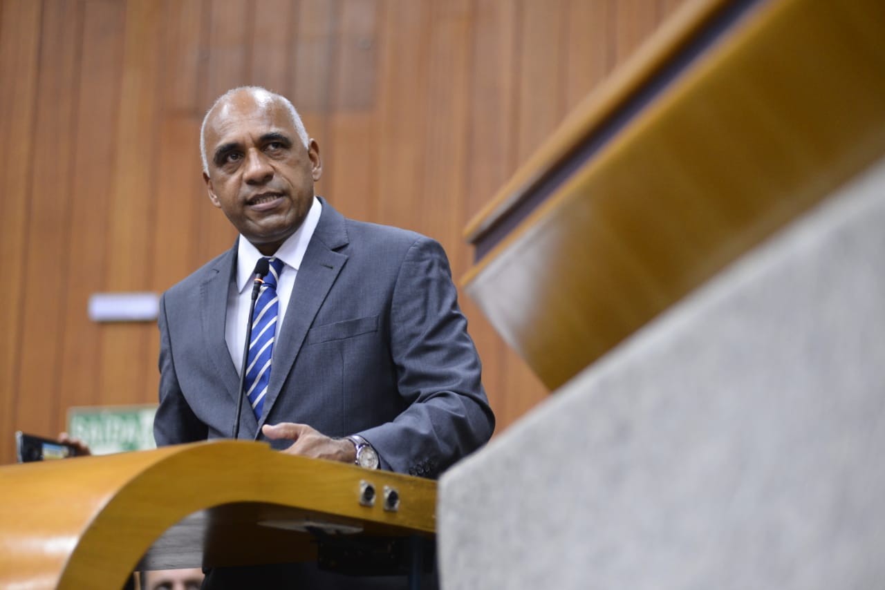 Prefeito acompanha de perto votação da antecipação da eleição da Câmara de Goiânia