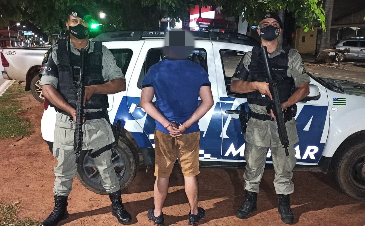 Polícia fecha fábrica clandestina de agrotóxicos em Goianira (Foto: divulgação/PM)