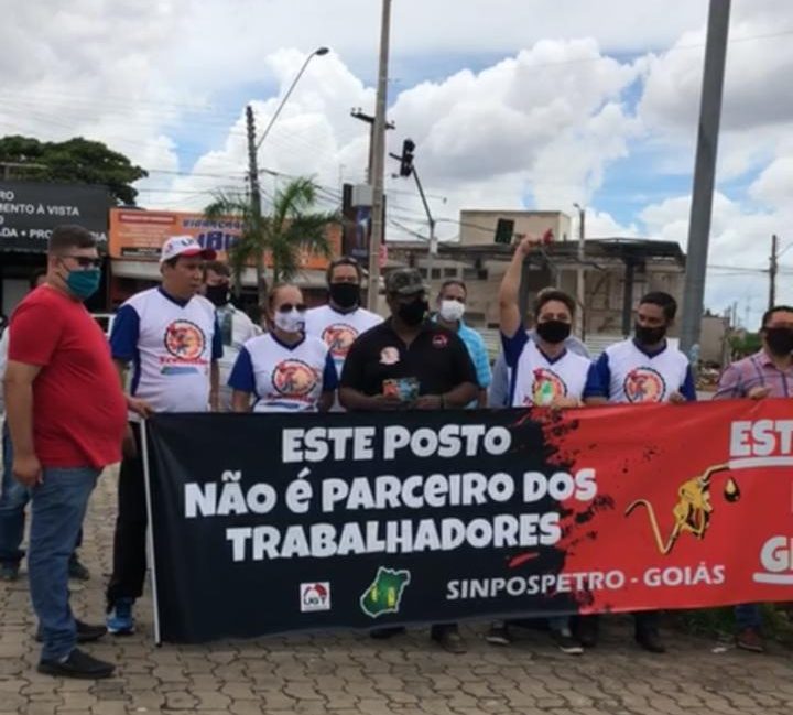 Frentistas iniciam greve contra postos que retiraram direitos