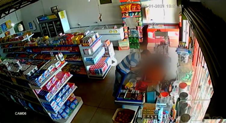 Polícia Civil prende em flagrante três suspeitos de assaltar uma mercearia em Abadia de Goiás