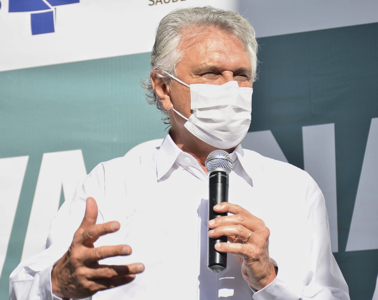 Caiado lamenta morte de empresário, jogadores do Palmas e piloto