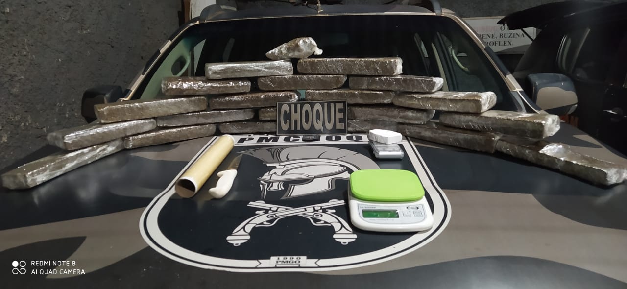 PM apreende quase 50 kg de maconha e quatro são presos por tráfico em Goiânia