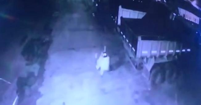 Vigilante de 76 anos mata um suspeito e atinge outro durante tentativa de assalto