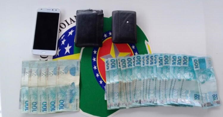 Dupla é presa por estelionato dentro de banco em Goiânia