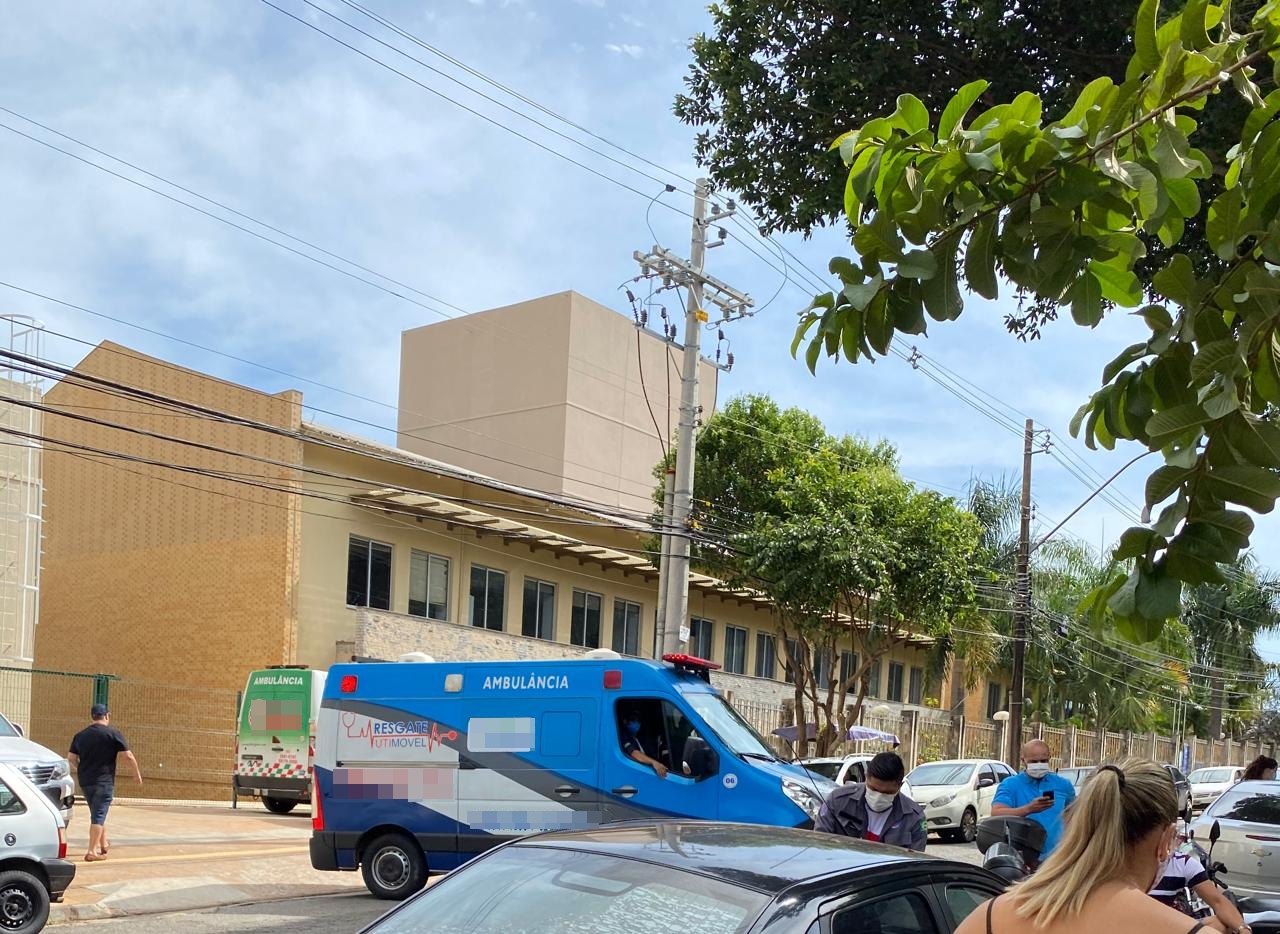 Sindilabs afirma que funcionários de UTIs móveis e ambulâncias furam filas da vacinação; SMS reconhece que houve equívoco (Foto: leitor/Mais Goiás)