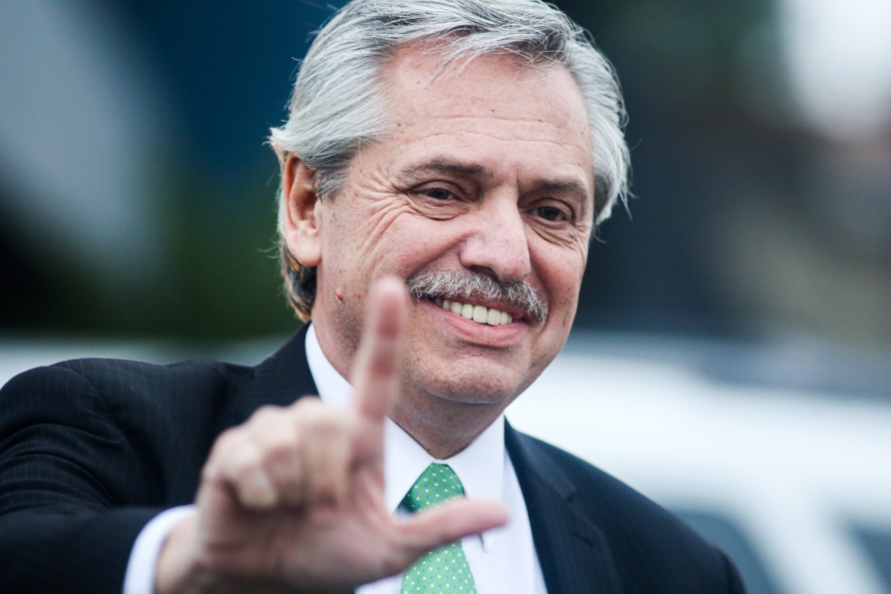 Alberto Fernández tem celular apreendido em Buenos Aires após denúncias de agressão