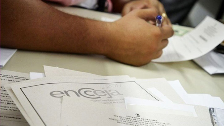 O período de inscrições para o Encceja (Exame Nacional para Certificação de Jovens e Adultos) termina nesta segunda-feira (25) (Foto: Divulgação / MEC)