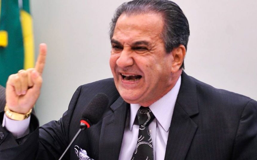 Malafaia diz ser contra 'maluco em frente ao quartel', mas cobra golpismo de Bolsonaro