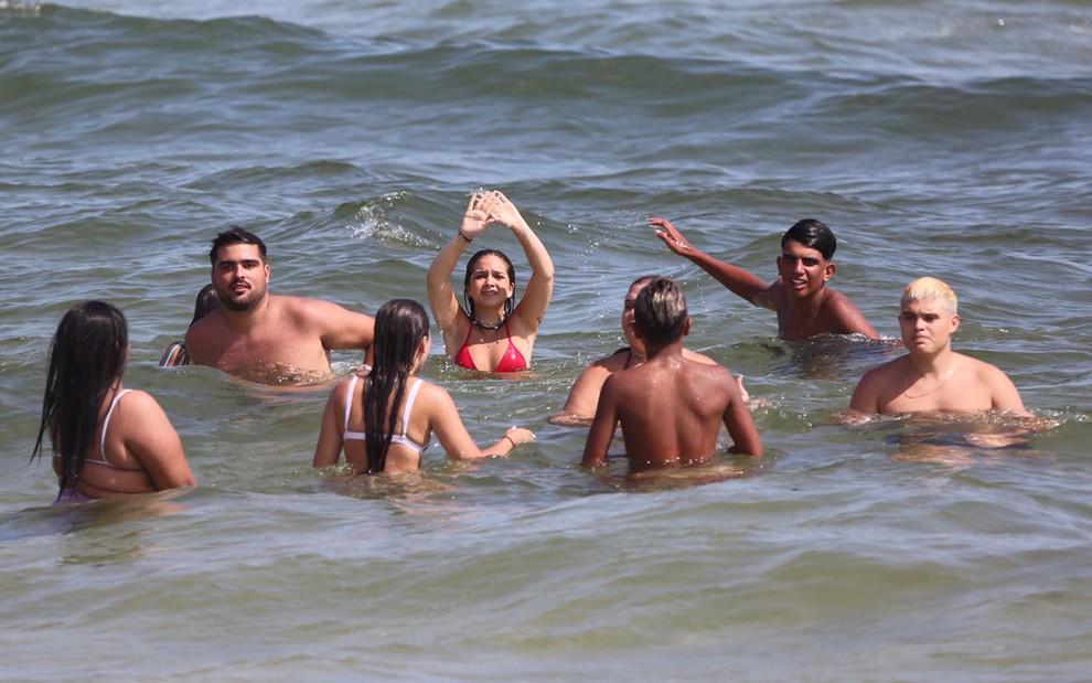 atriz Vídeo mostra paparazzi fugindo de amigos de Mel Maia; assista