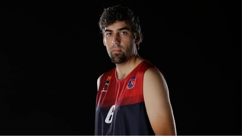 Jogador passa mal e morre durante partida de basquete em Portugal