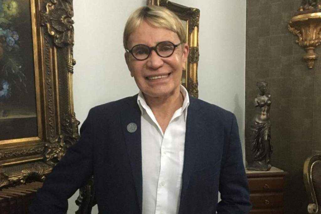 Família desmente morte de vocalista do Carrapicho; cantor está na UTI com Covid-19