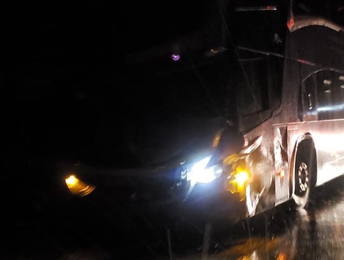 Colisão entre veículos de passeios e ônibus deixam duas idosas mortas na BR-060