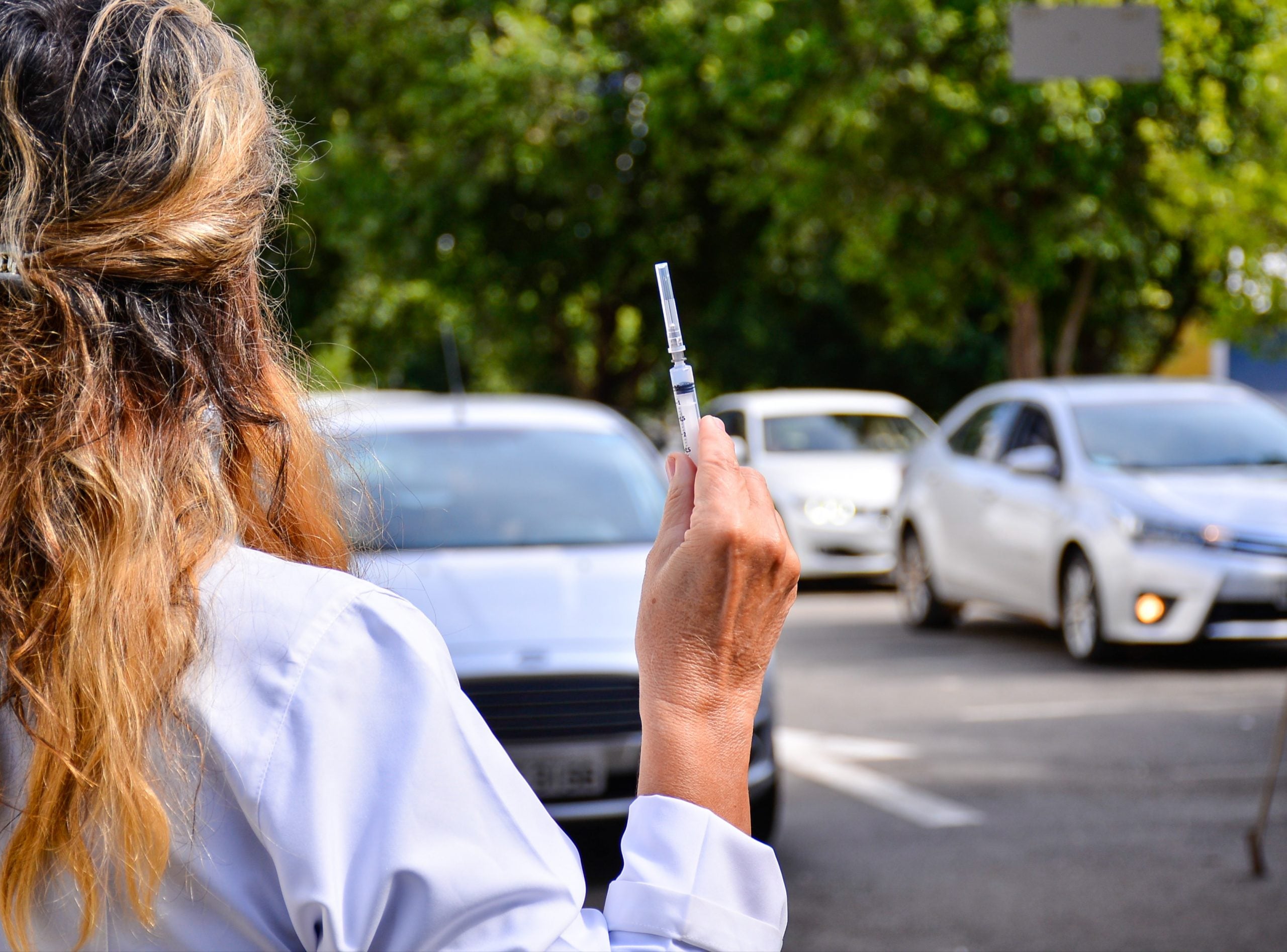 Idosos acima de 85 anos serão vacinados neste sábado em Trindade e Aparecida