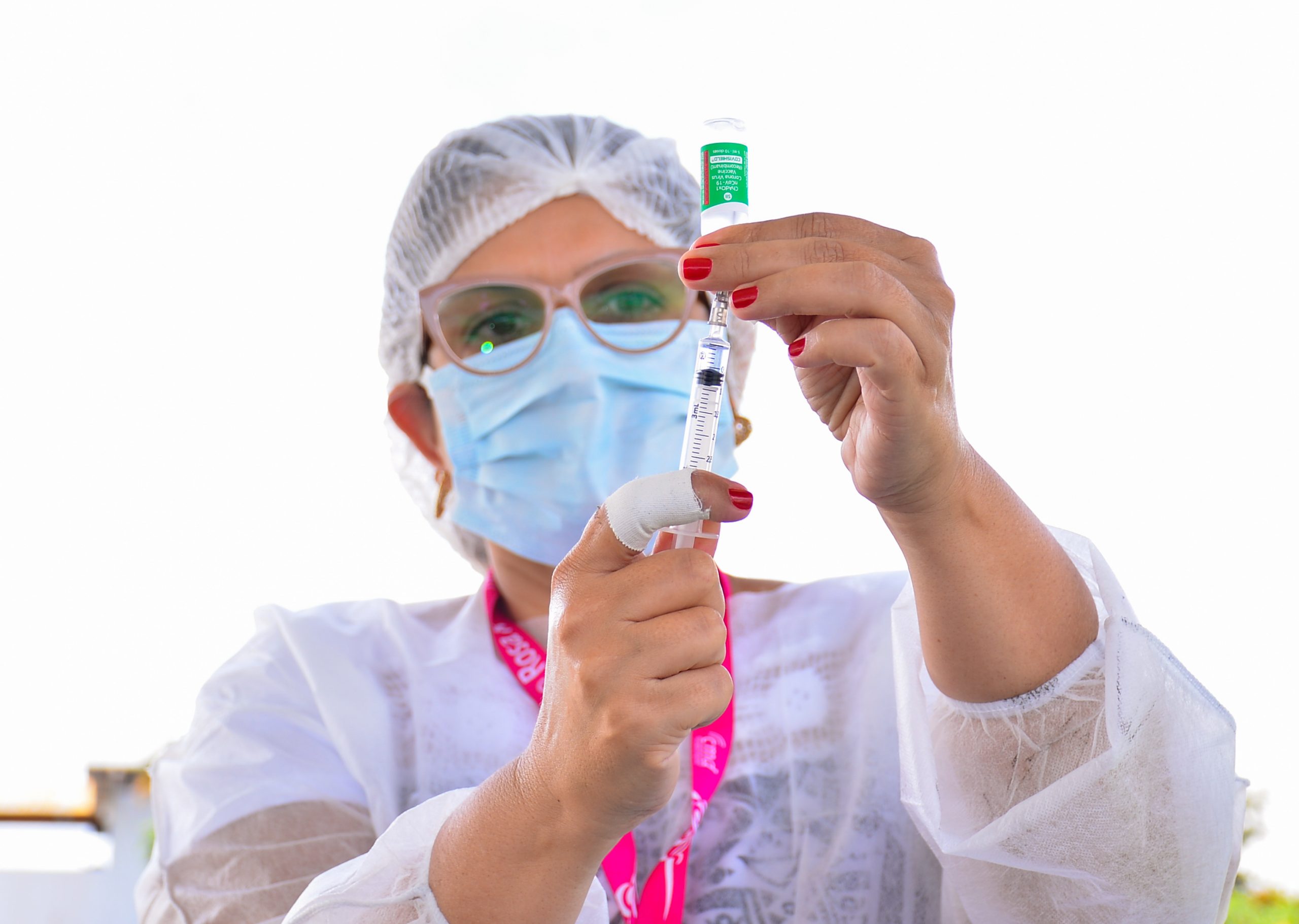 MP apura se estudantes da área da saúde furaram fila de vacinação em Goianésia