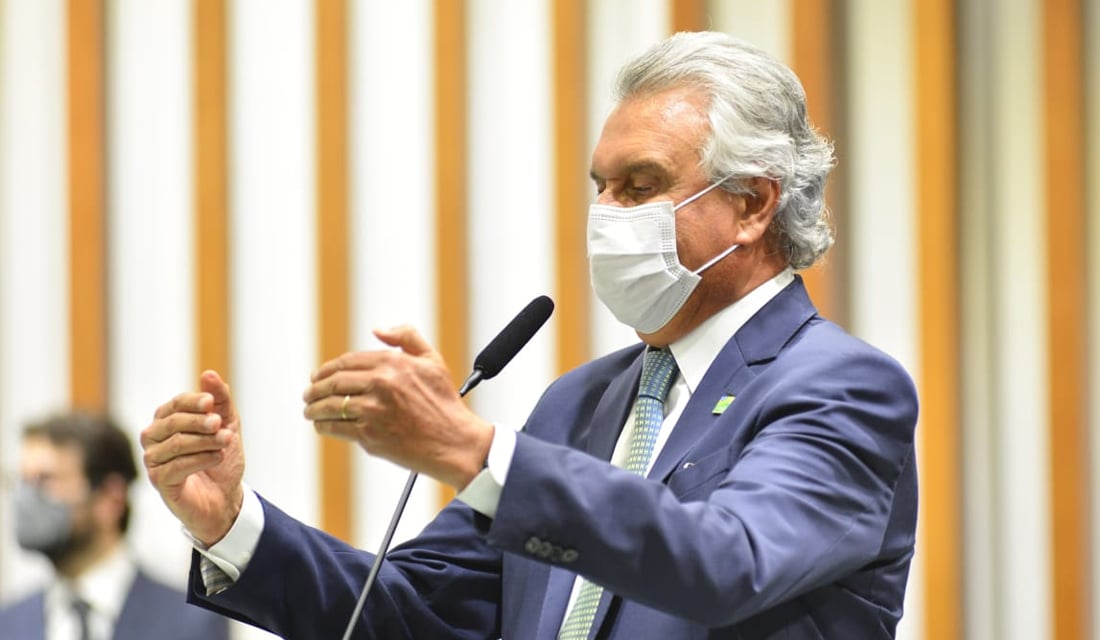 Caiado admite plano de aquisição de vacina, mas para beneficiar todo o País