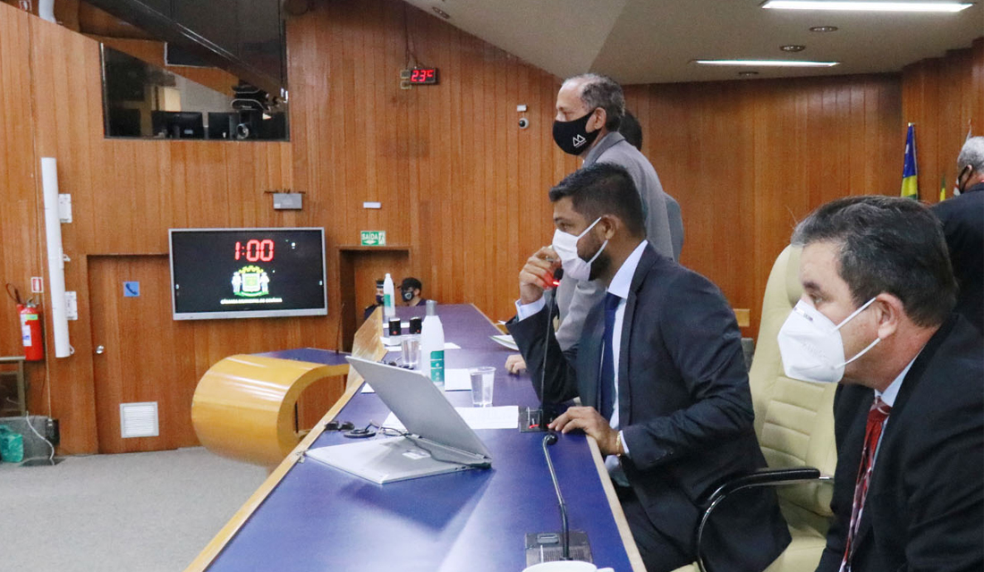 Limitação de atendimento e de servidores estão entre medidas da Câmara contra a Covid