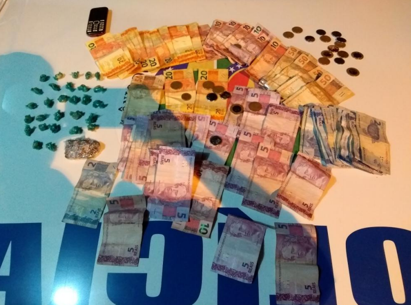 Polícia flagra homem entregando droga em embalagem de pizza, em Anápolis