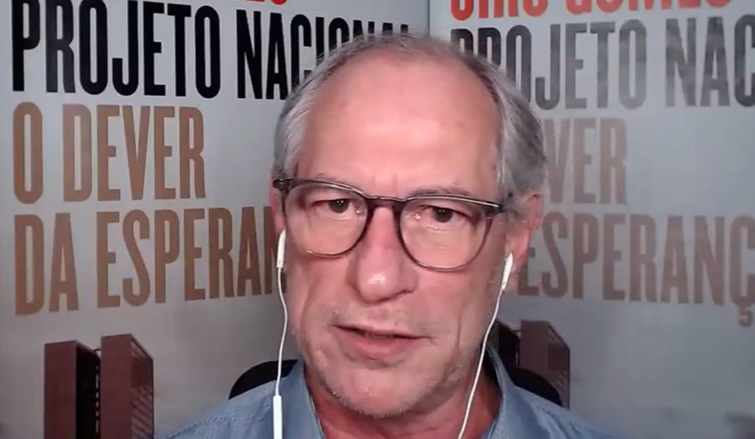 Ciro diz que errou ao lutar contra impeachment de Dilma