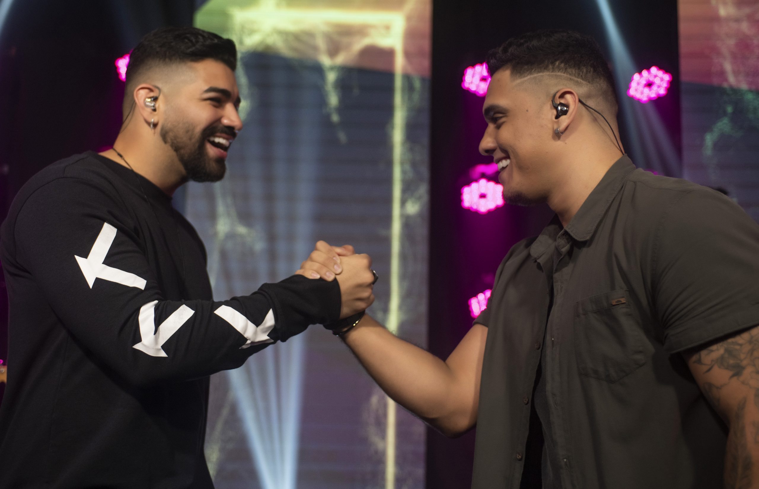 Dilsinho e Pedro Felipe Dormindo no Sofá