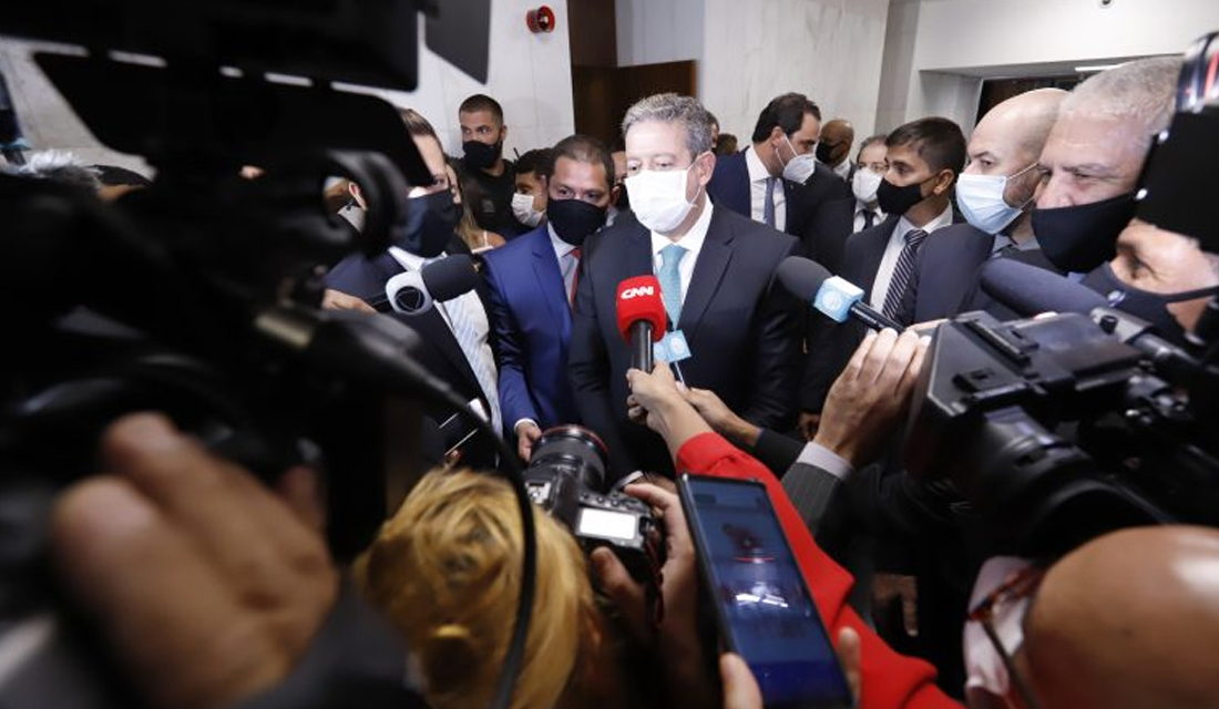 Lira diz que mesa diretora será composta pelos dois blocos