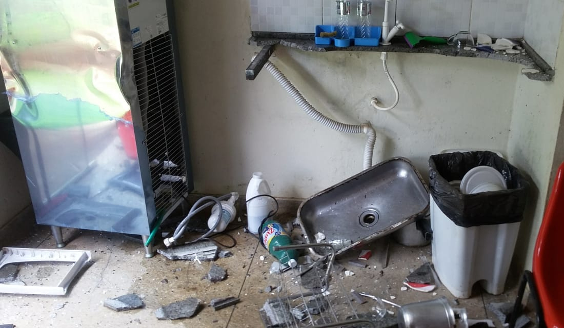 Homem com problemas mentais danifica posto de saúde de Terezópolis