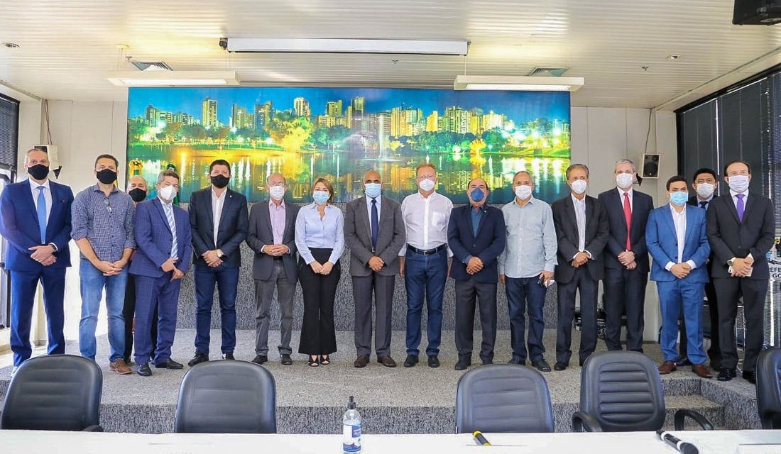 Em reunião com deputados federais, Rogério Cruz articula emendas para Goiânia