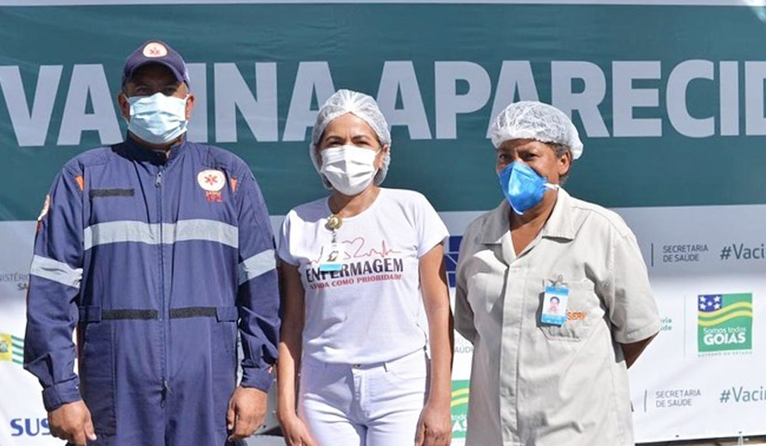 Aparecida vacina 100% de profissionais da linha de frente, diz prefeito