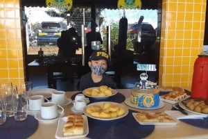 PRF faz surpresa a criança de sete anos que sonha em ser policial