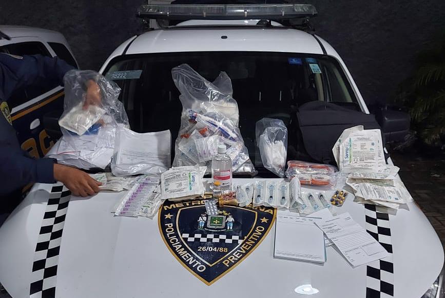 Guarda prende servidor com atestados, carimbos e medicamentos em Goiânia