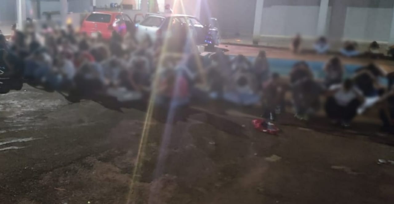 A Polícia Militar (PM) encerrou, na madrugada deste domingo (7), uma festa clandestina com cerca de 100 pessoas, em Inhumas. (Foto: divulgação)
