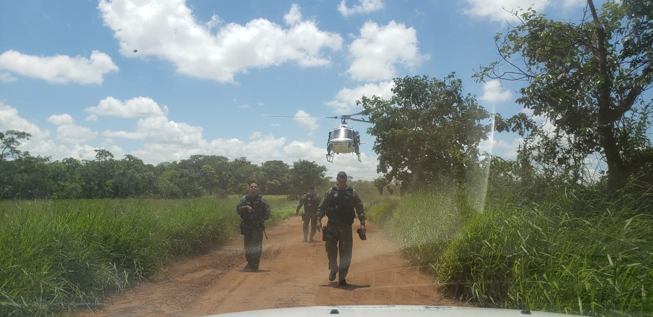 Quatro suspeitos foram atingidos e morreram antes da chegada do socorro (Foto; divulgação/PM/PC)