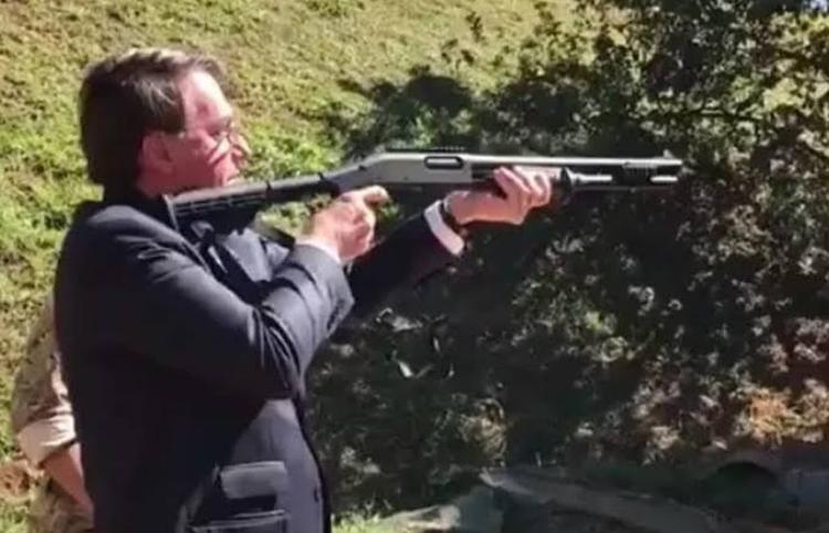 Decretos ampliam acesso a armas de fogo no Brasil