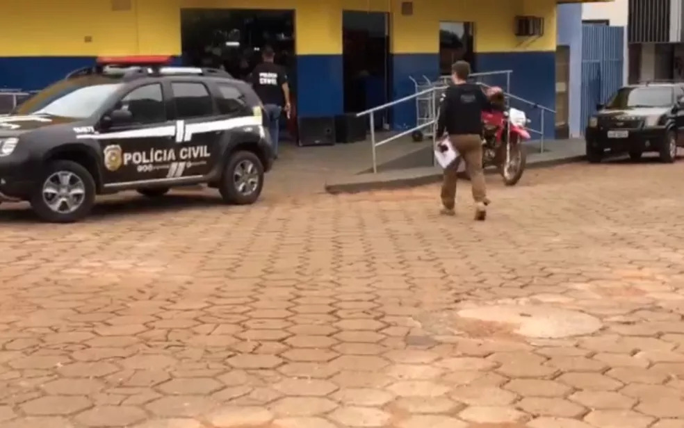 Polícia prende suspeitos de matar vendedor de frutas em Itaguaru