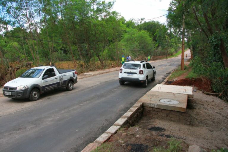 Após estragos da chuva, Rua da Divisa é liberada para o tráfego no setor Jaó