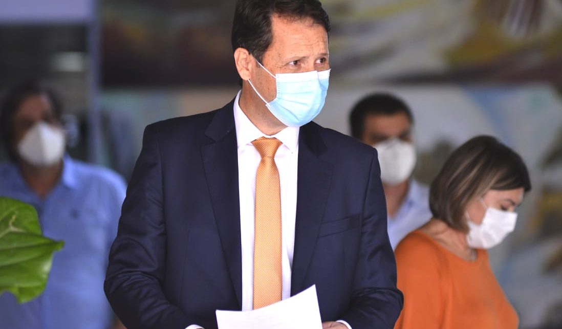 Rogério Cruz exonera Andrey Azeredo e nomeia Arthur Bernardes para pasta de Governo