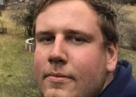 Um futuro pai foi morto no domingo (21) depois que o dispositivo que ele estava construindo para o chá revelação do filho acabou explodindo na garagem. O caso aconteceu