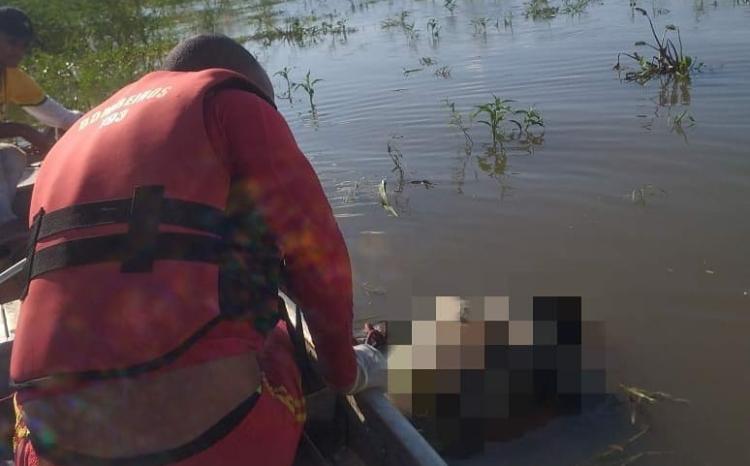 Bombeiros resgatam corpo que boiava no Rio do Bois, em Gouvelândia