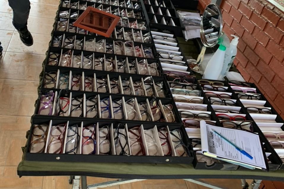 Polícia acaba com mutirão oftalmológico ilegal em Uruaçu; mãe e filho são autuados