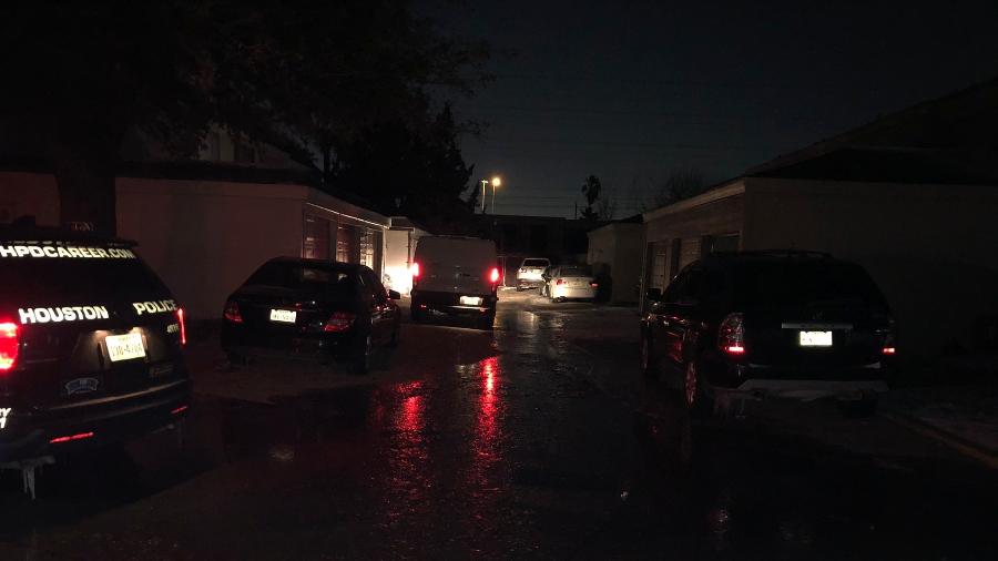 Mulher e menina morrem intoxicadas após usarem carro para aquecer casa nos EUA