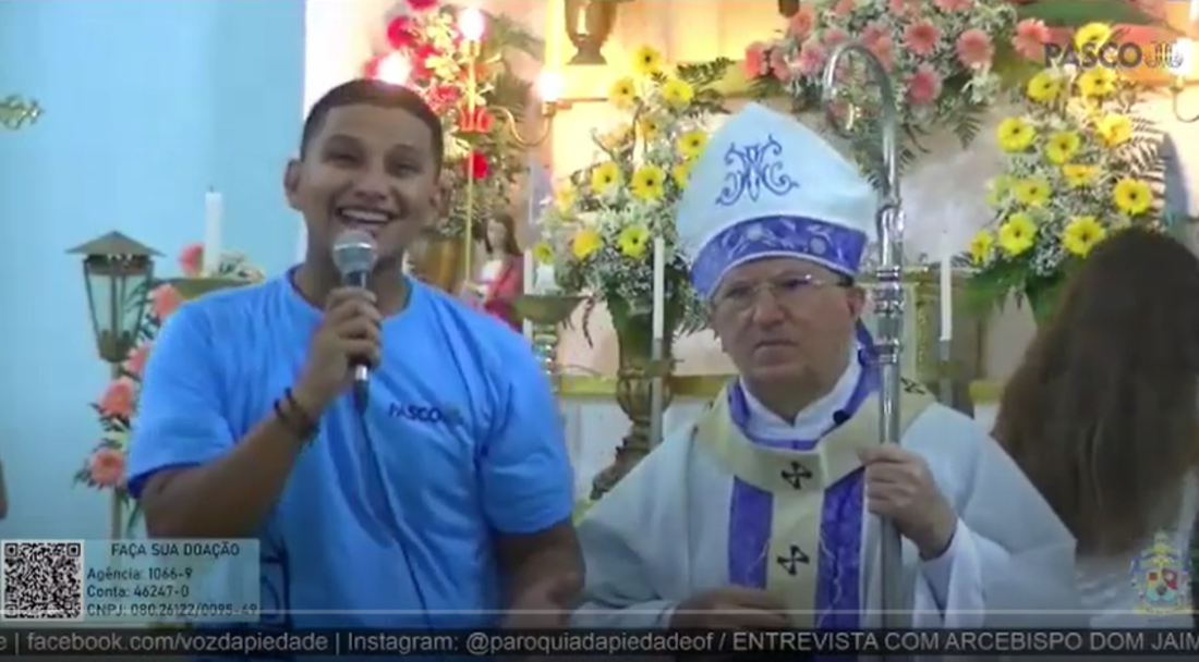 Arcebispo nega entrevista com jovem repórter e ele se pronuncia