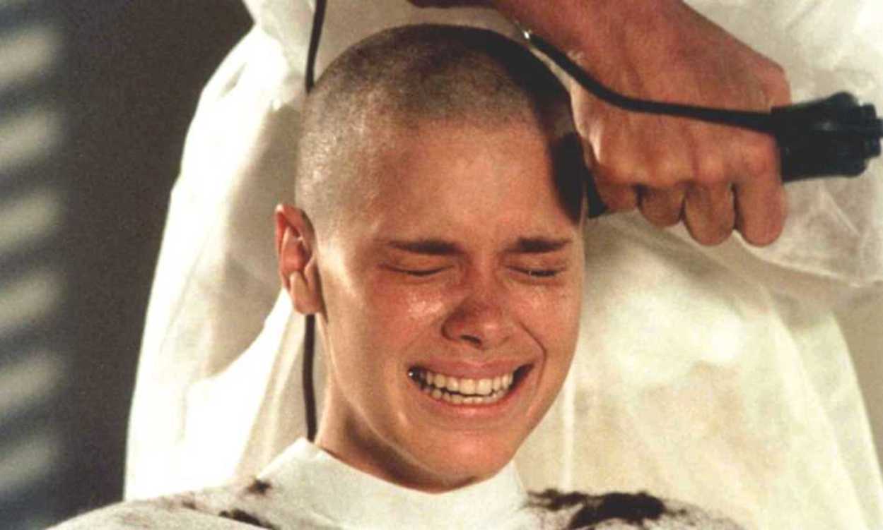 novela Carolina Dieckmann 'Laços de Família': Carolina Dieckmann afirma que rasparia cabelo de novo