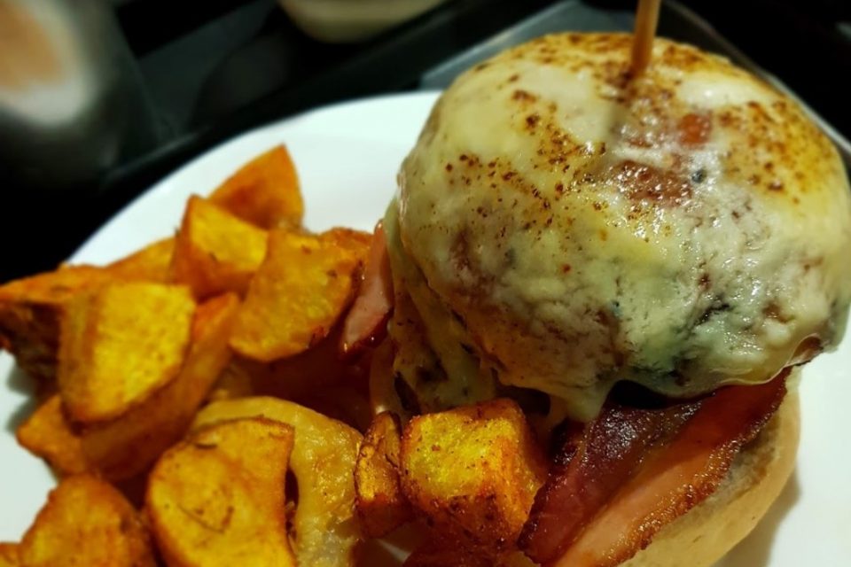 hambúrguer artesanal Goiânia