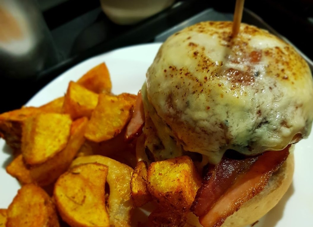 hambúrguer artesanal Goiânia