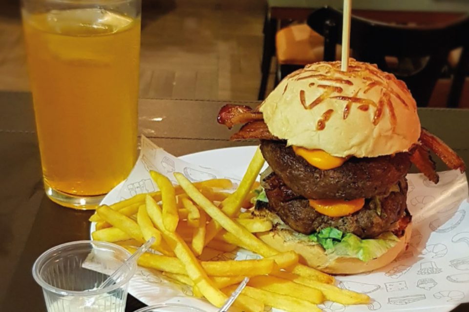 hambúrguer artesanal Goiânia