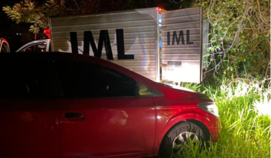 Pai e filho morrem após carro capotar em Nova Glória