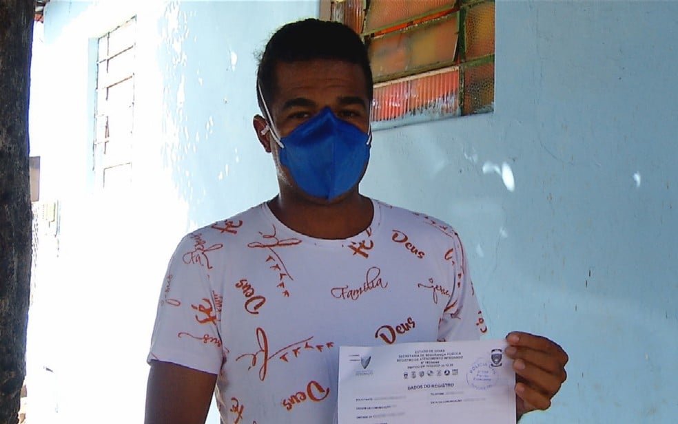 Técnico de enfermagem pede para caminhoneiro usar a máscara e é chamado de urubu